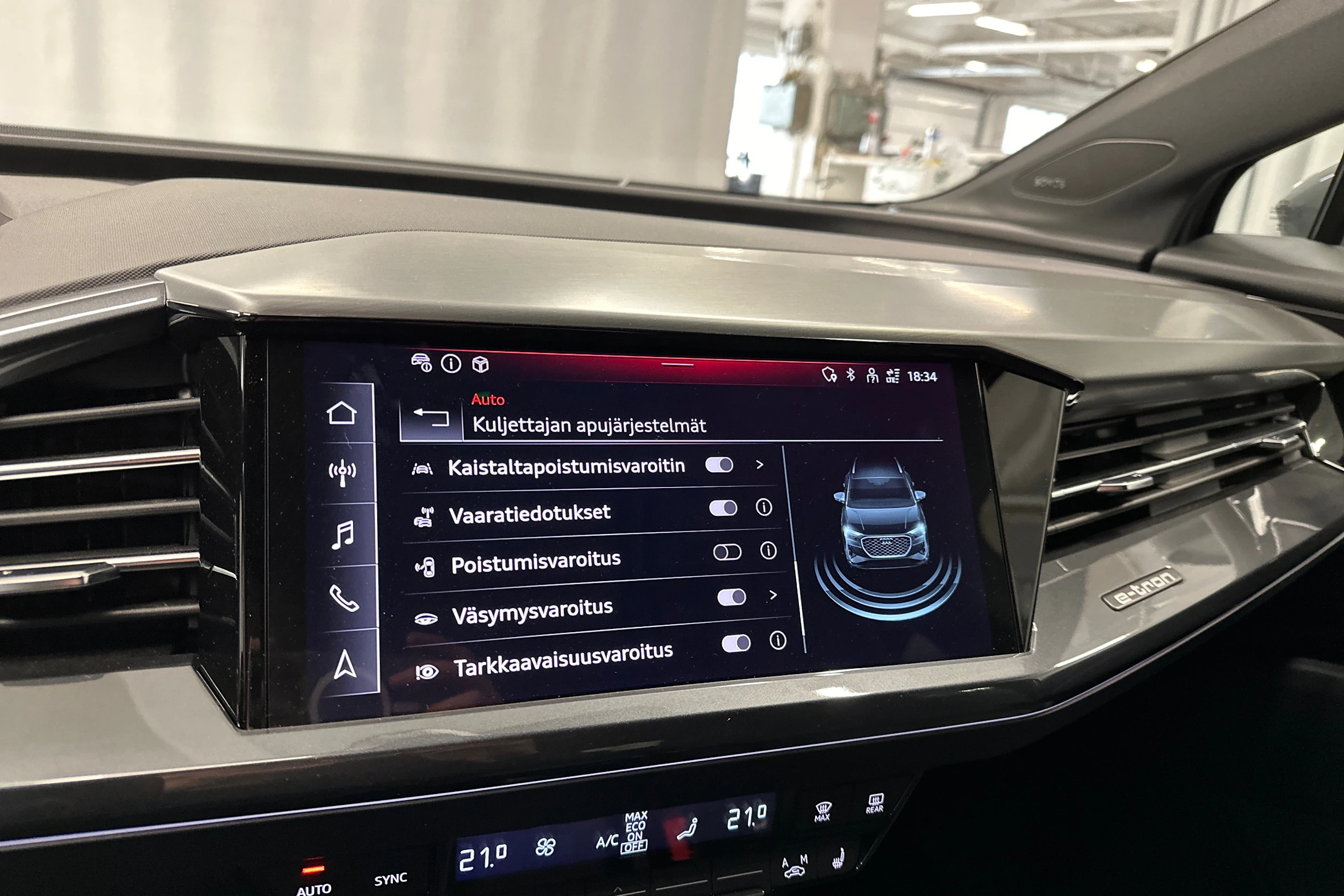 harmaa Audi Q4 e-tron 2024 kuva 19.