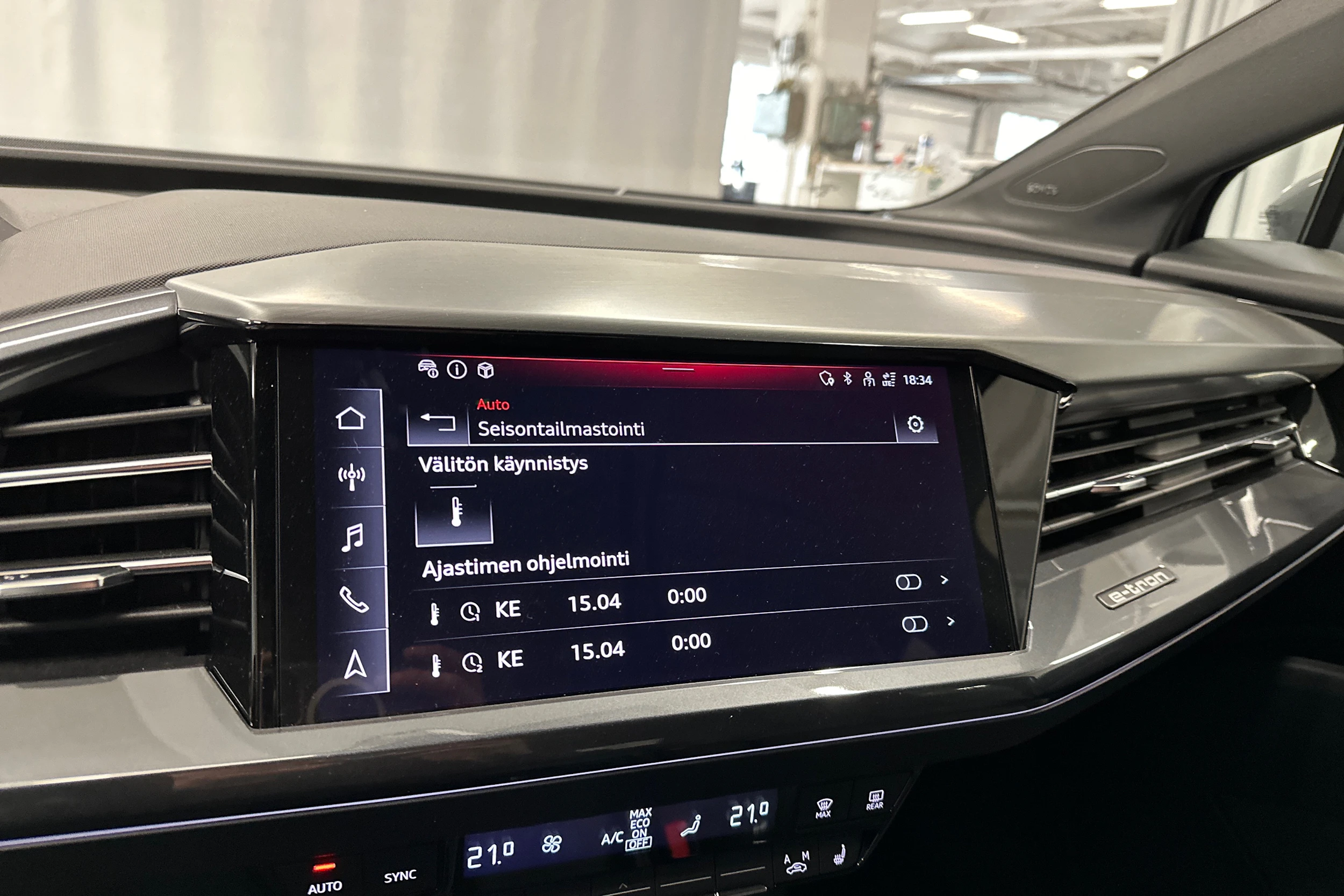 harmaa Audi Q4 e-tron 2024 kuva 20.