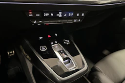 harmaa Audi Q4 e-tron 2024 kuva 23.