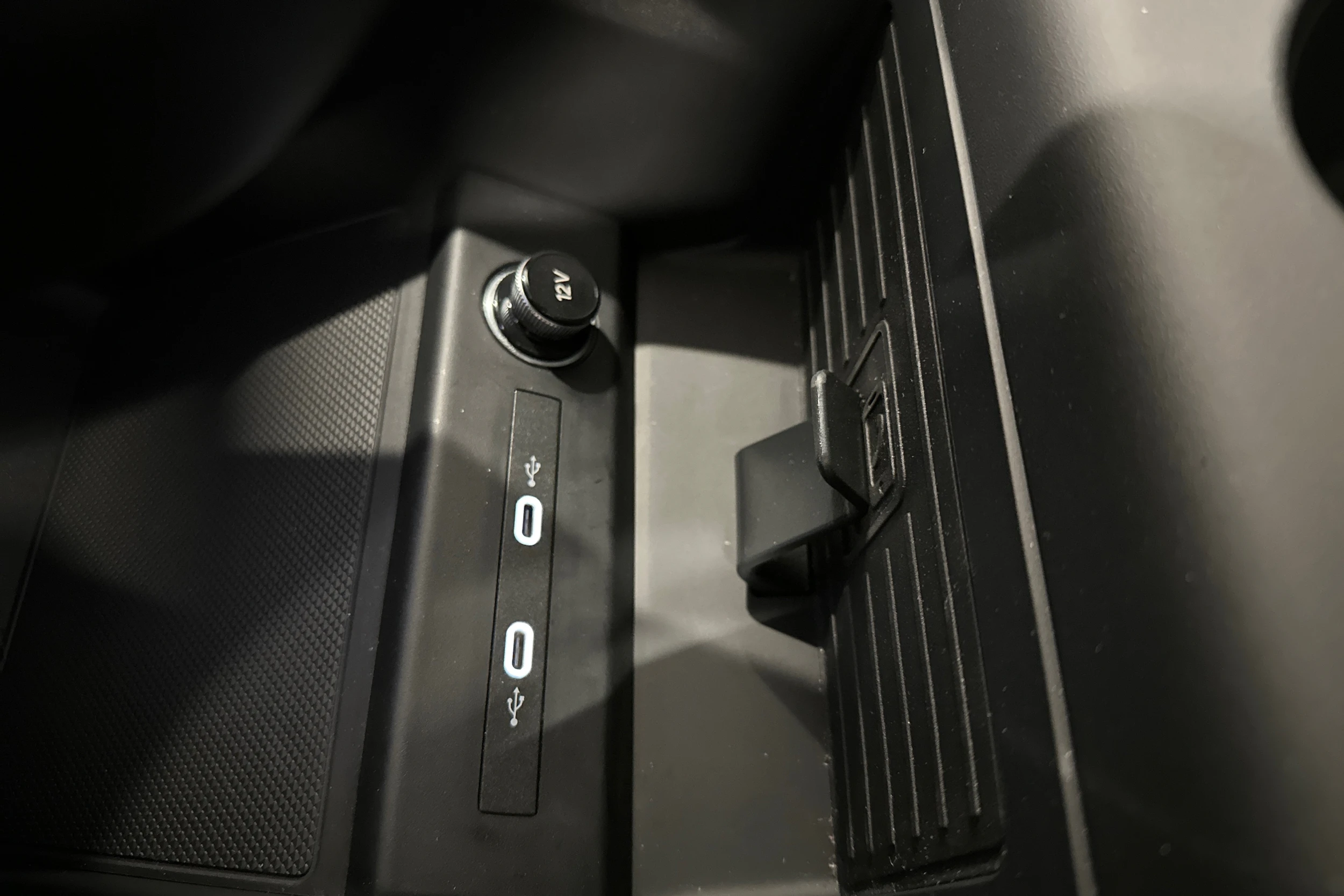 harmaa Audi Q4 e-tron 2024 kuva 24.