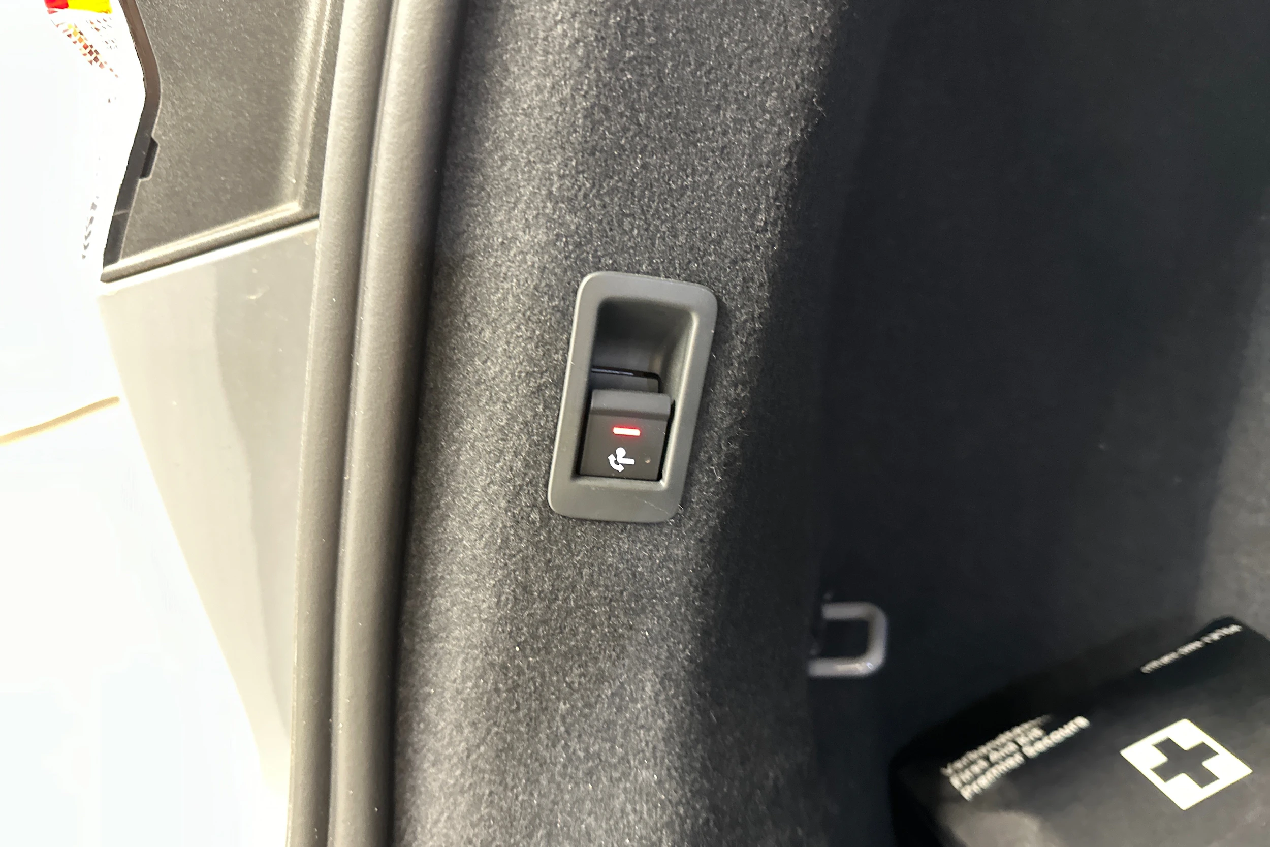 harmaa Audi Q4 e-tron 2024 kuva 28.