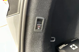 harmaa Audi Q4 e-tron 2024 kuva 28.