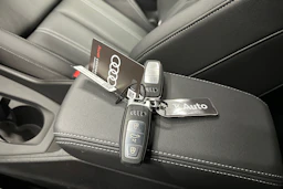 harmaa Audi Q4 e-tron 2024 kuva 30.