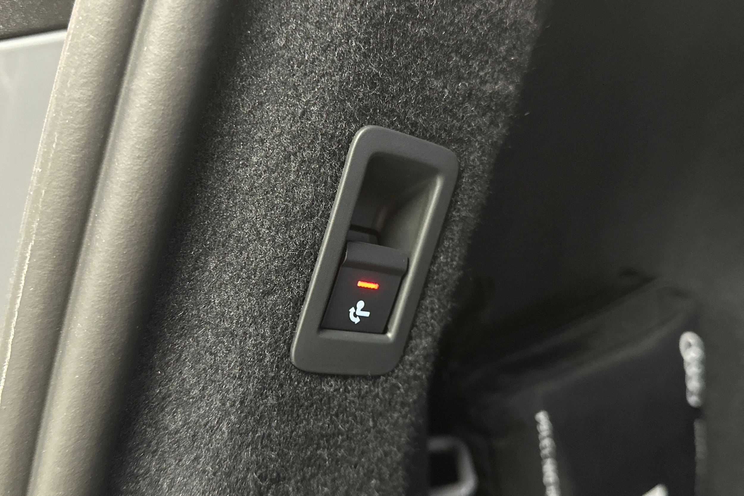 harmaa Audi Q4 e-tron 2024 kuva 13.