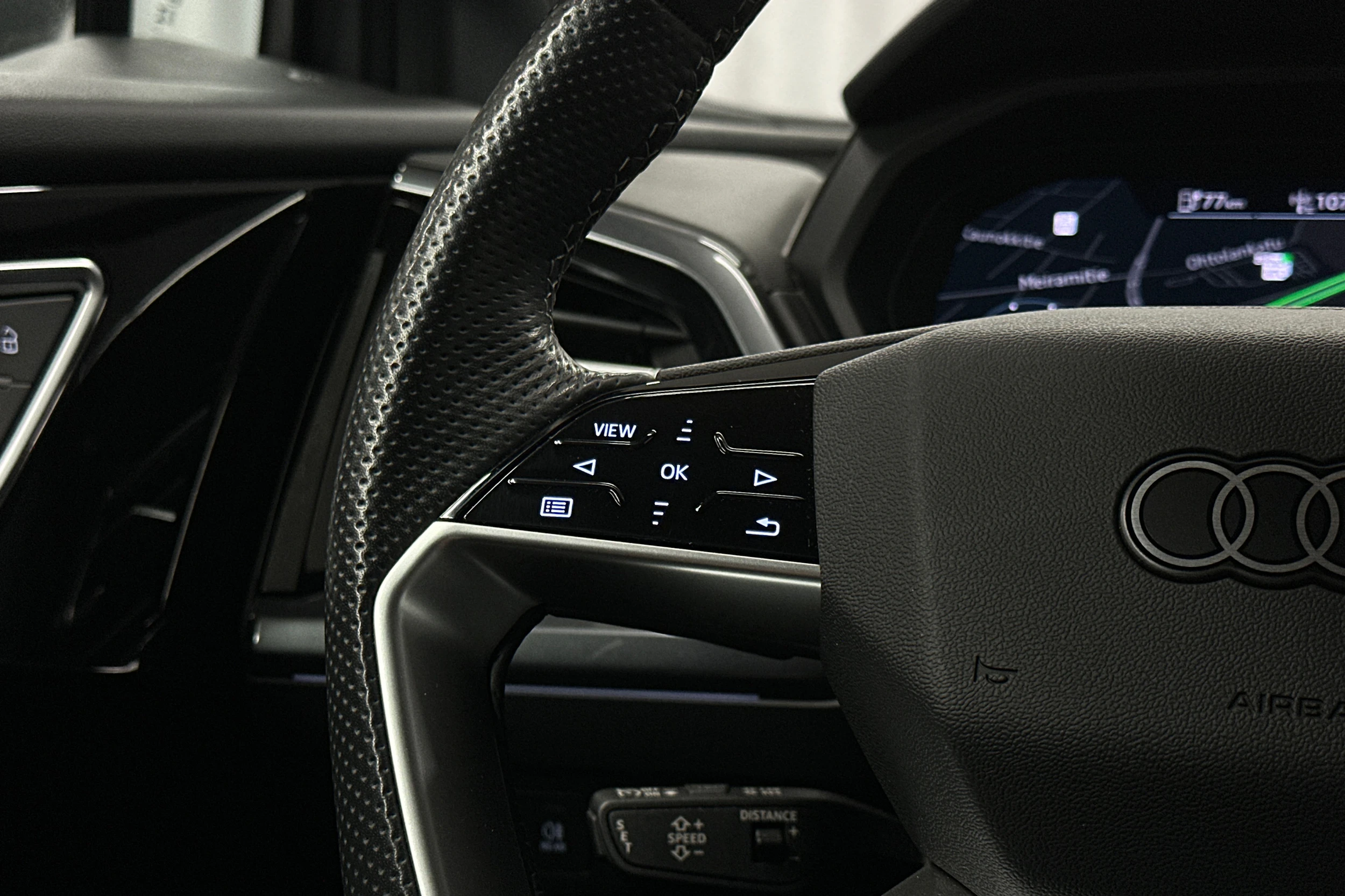 harmaa Audi Q4 e-tron 2024 kuva 17.