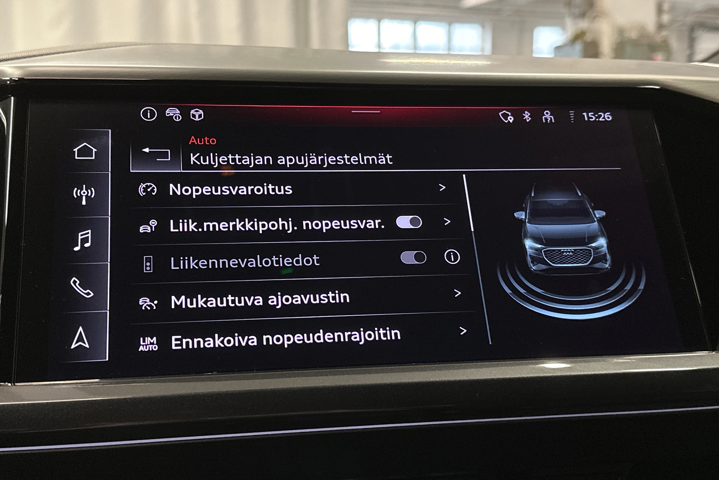 harmaa Audi Q4 e-tron 2024 kuva 24.