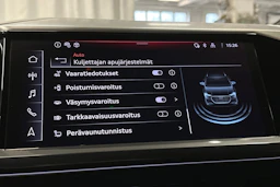 harmaa Audi Q4 e-tron 2024 kuva 26.