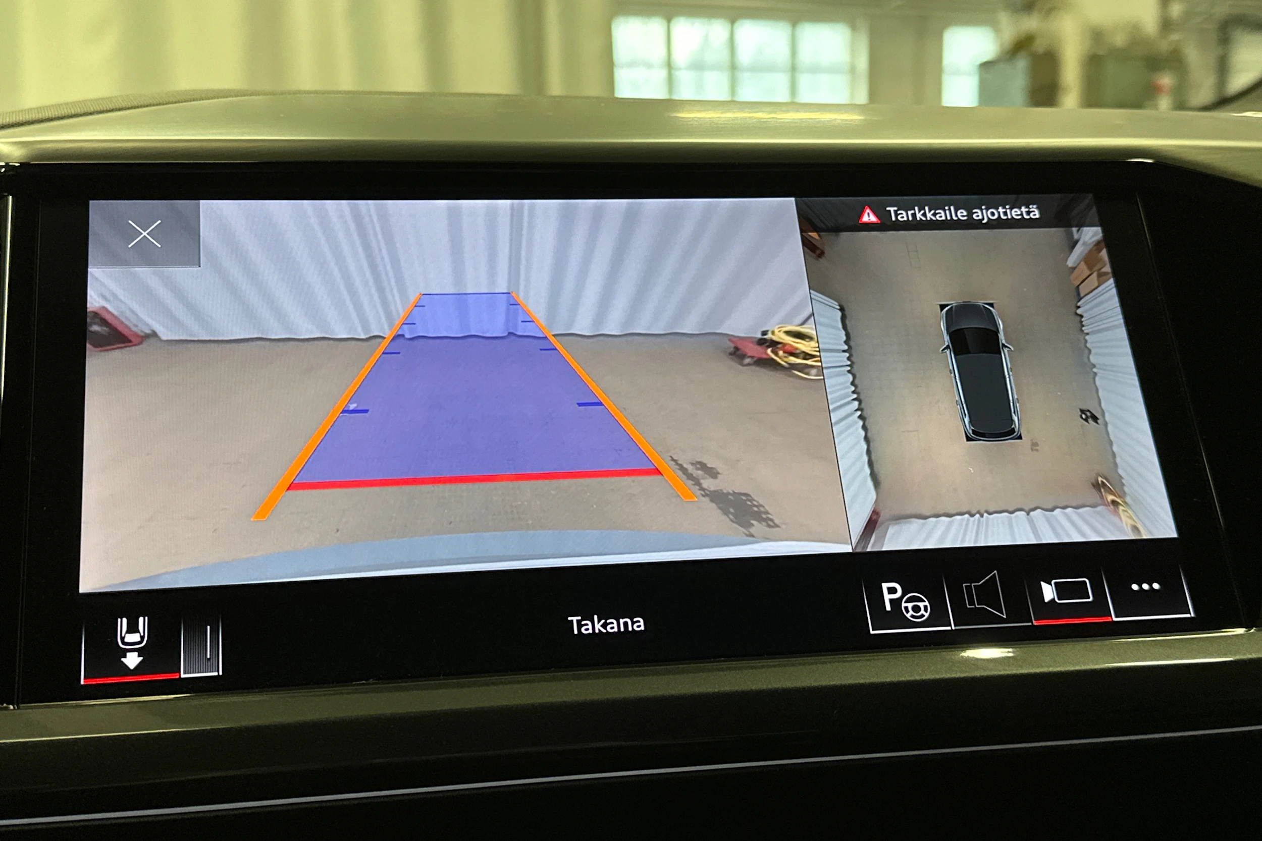 harmaa Audi Q4 e-tron 2024 kuva 27.