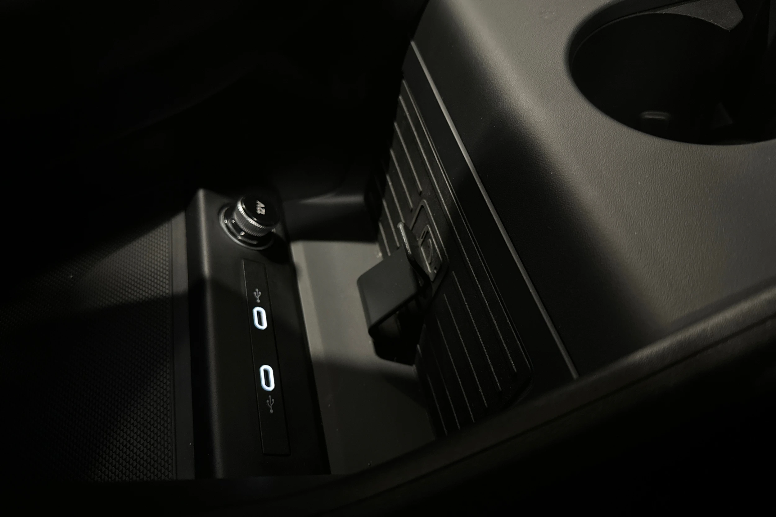 harmaa Audi Q4 e-tron 2024 kuva 30.