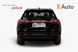 musta Audi Q4 e-tron 2024 kuva 3.