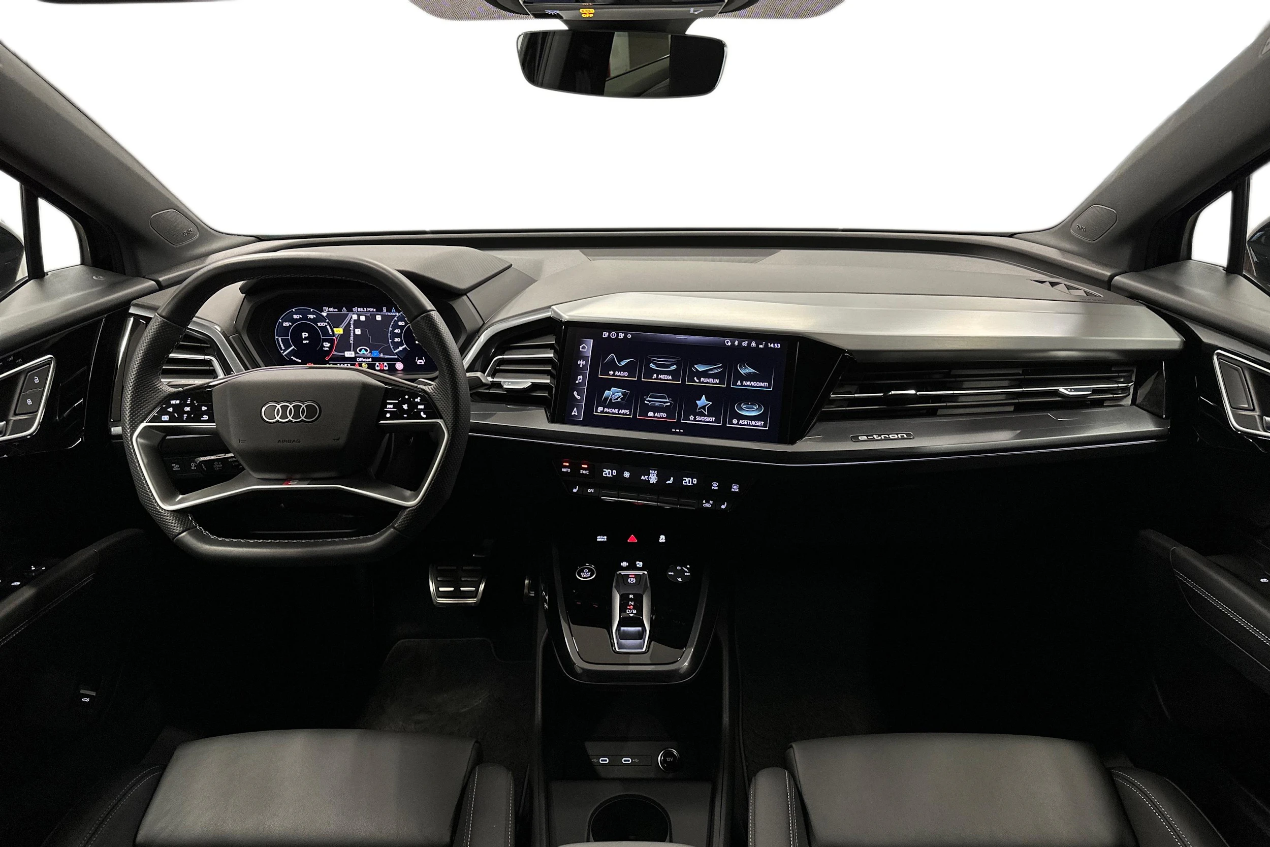musta Audi Q4 e-tron 2024 kuva 7.