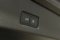 musta Audi Q4 e-tron 2024 kuva 12.