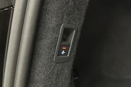 musta Audi Q4 e-tron 2024 kuva 13.