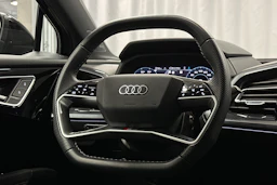 musta Audi Q4 e-tron 2024 kuva 16.