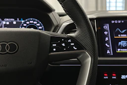 musta Audi Q4 e-tron 2024 kuva 18.