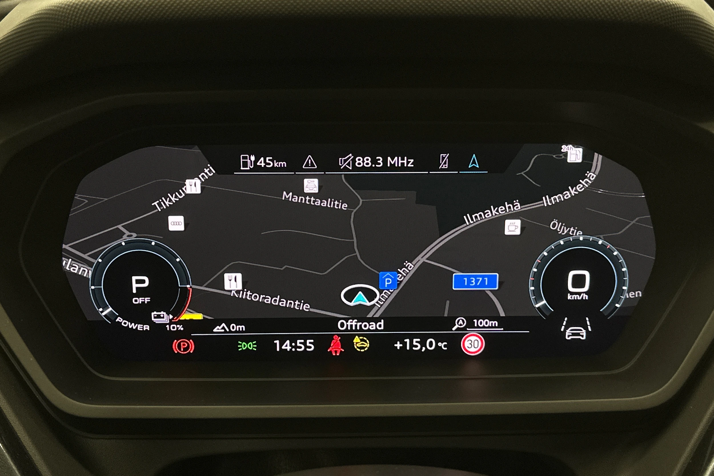 musta Audi Q4 e-tron 2024 kuva 20.