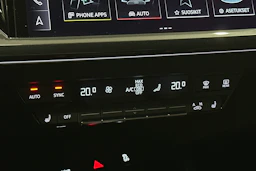 musta Audi Q4 e-tron 2024 kuva 28.