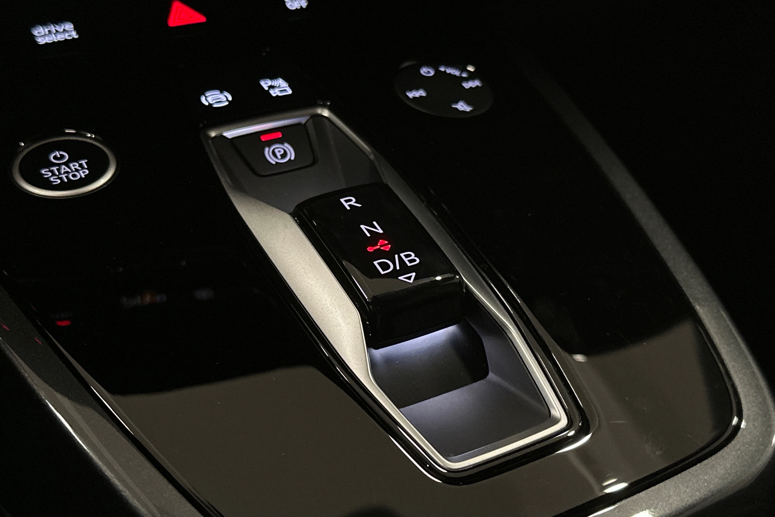 musta Audi Q4 e-tron 2024 kuva 29.