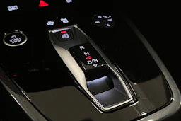 musta Audi Q4 e-tron 2024 kuva 29.