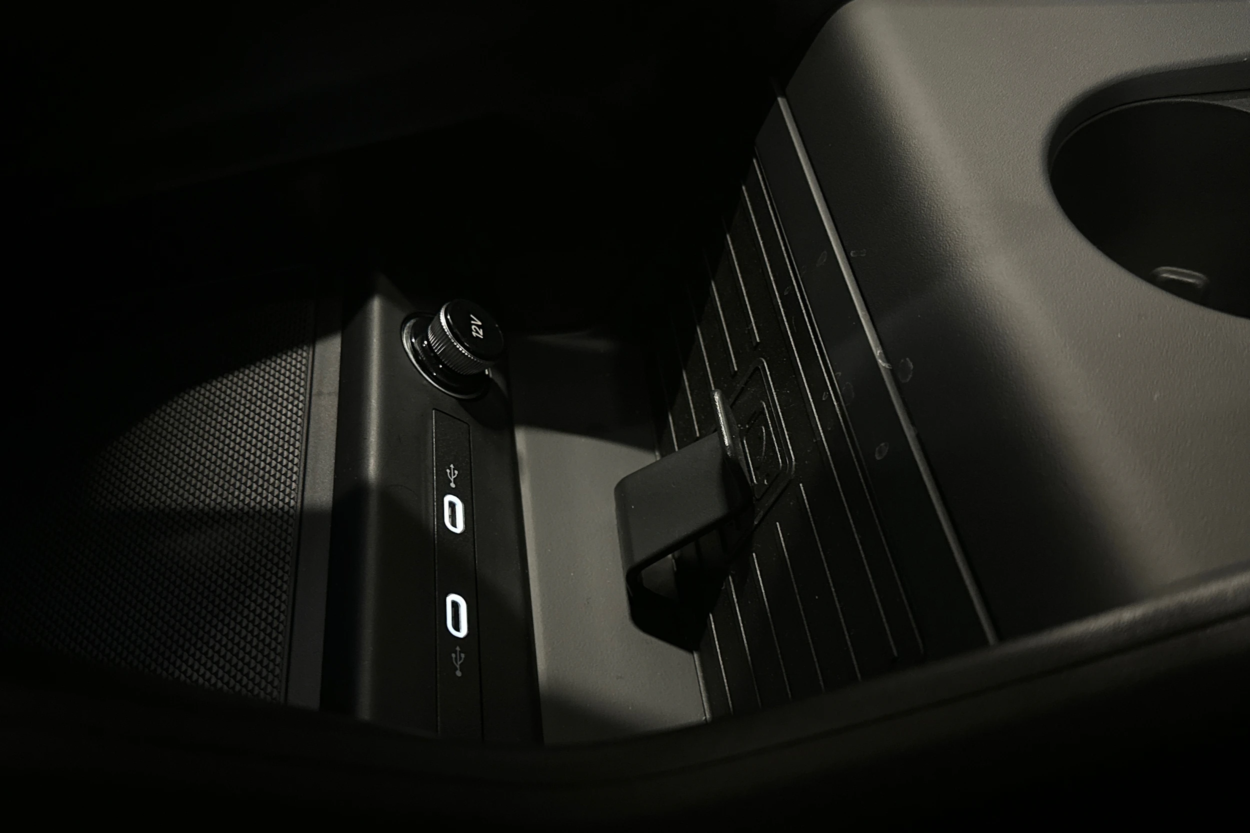 musta Audi Q4 e-tron 2024 kuva 30.