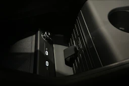 musta Audi Q4 e-tron 2024 kuva 30.