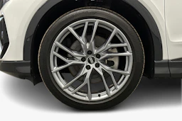 valkoinen Audi Q4 e-tron 2024 kuva 9.