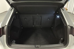 valkoinen Audi Q4 e-tron 2024 kuva 11.