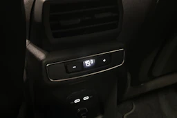 valkoinen Audi Q4 e-tron 2024 kuva 14.