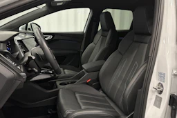 valkoinen Audi Q4 e-tron 2024 kuva 15.
