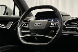 valkoinen Audi Q4 e-tron 2024 kuva 16.