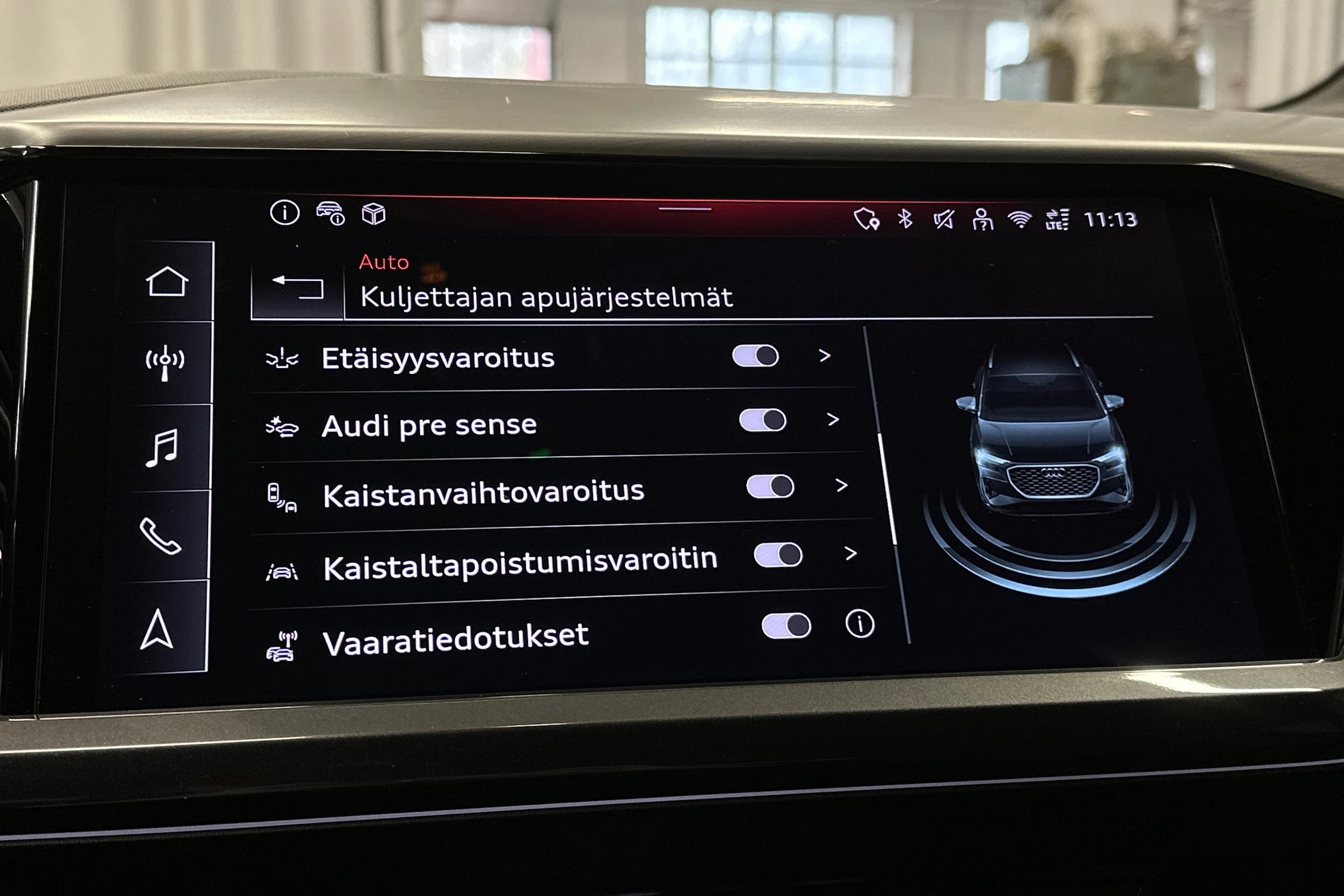 valkoinen Audi Q4 e-tron 2024 kuva 25.