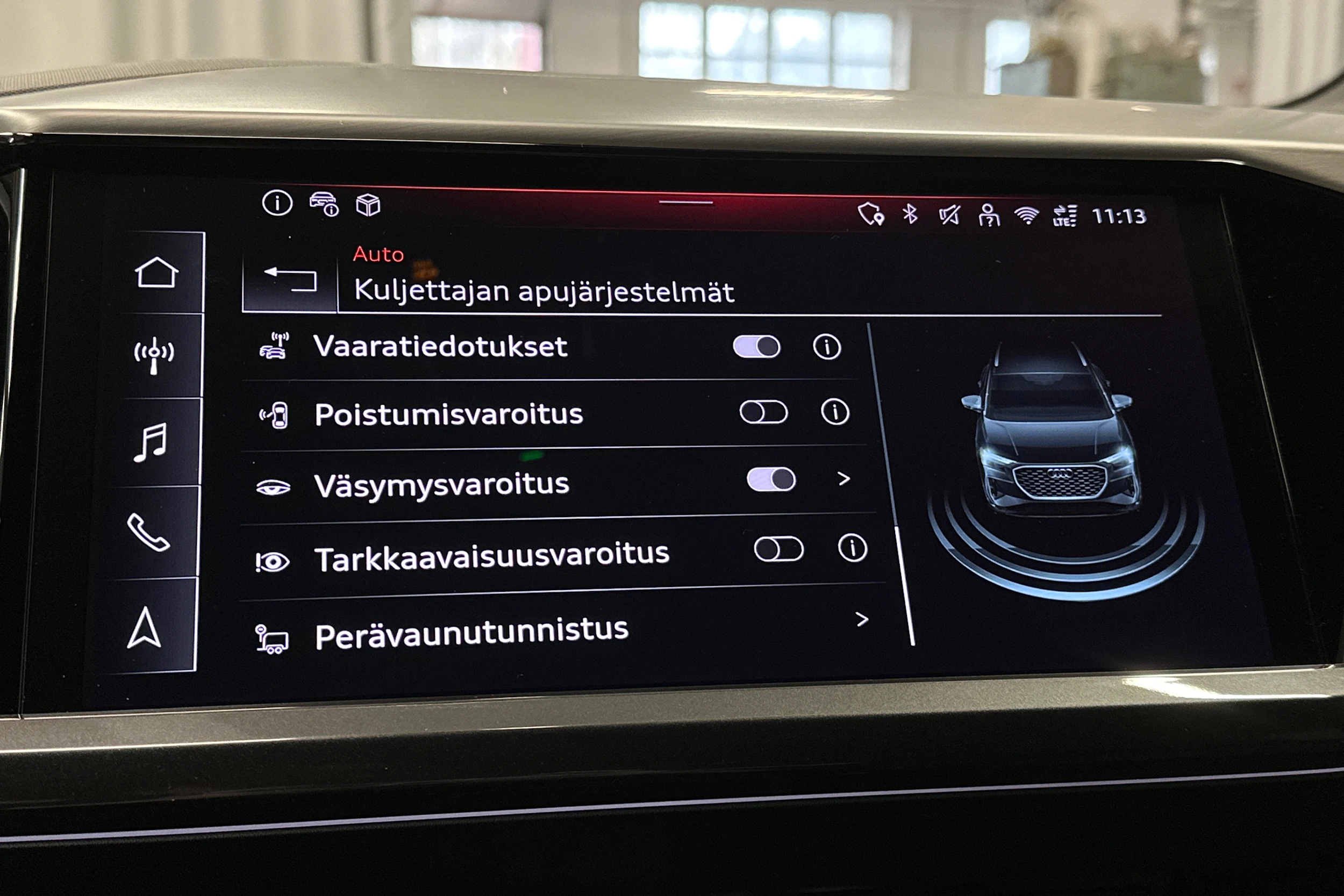 valkoinen Audi Q4 e-tron 2024 kuva 26.