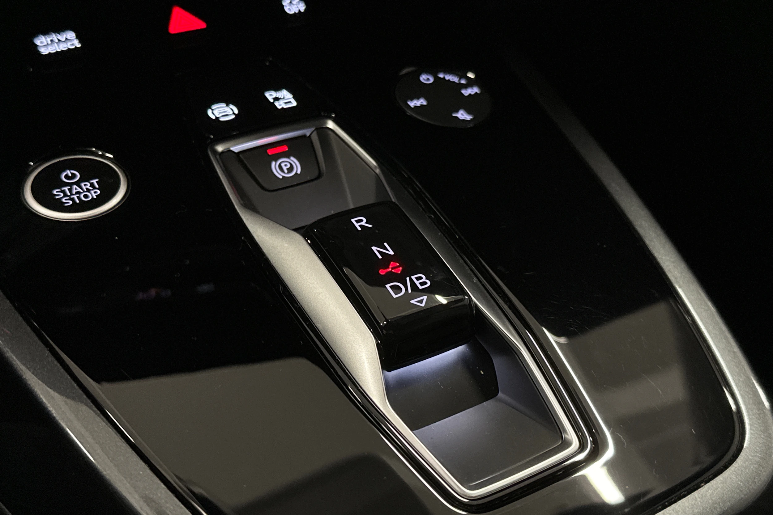 valkoinen Audi Q4 e-tron 2024 kuva 29.