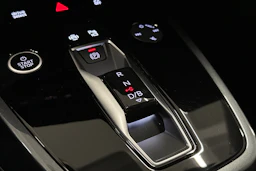 valkoinen Audi Q4 e-tron 2024 kuva 29.