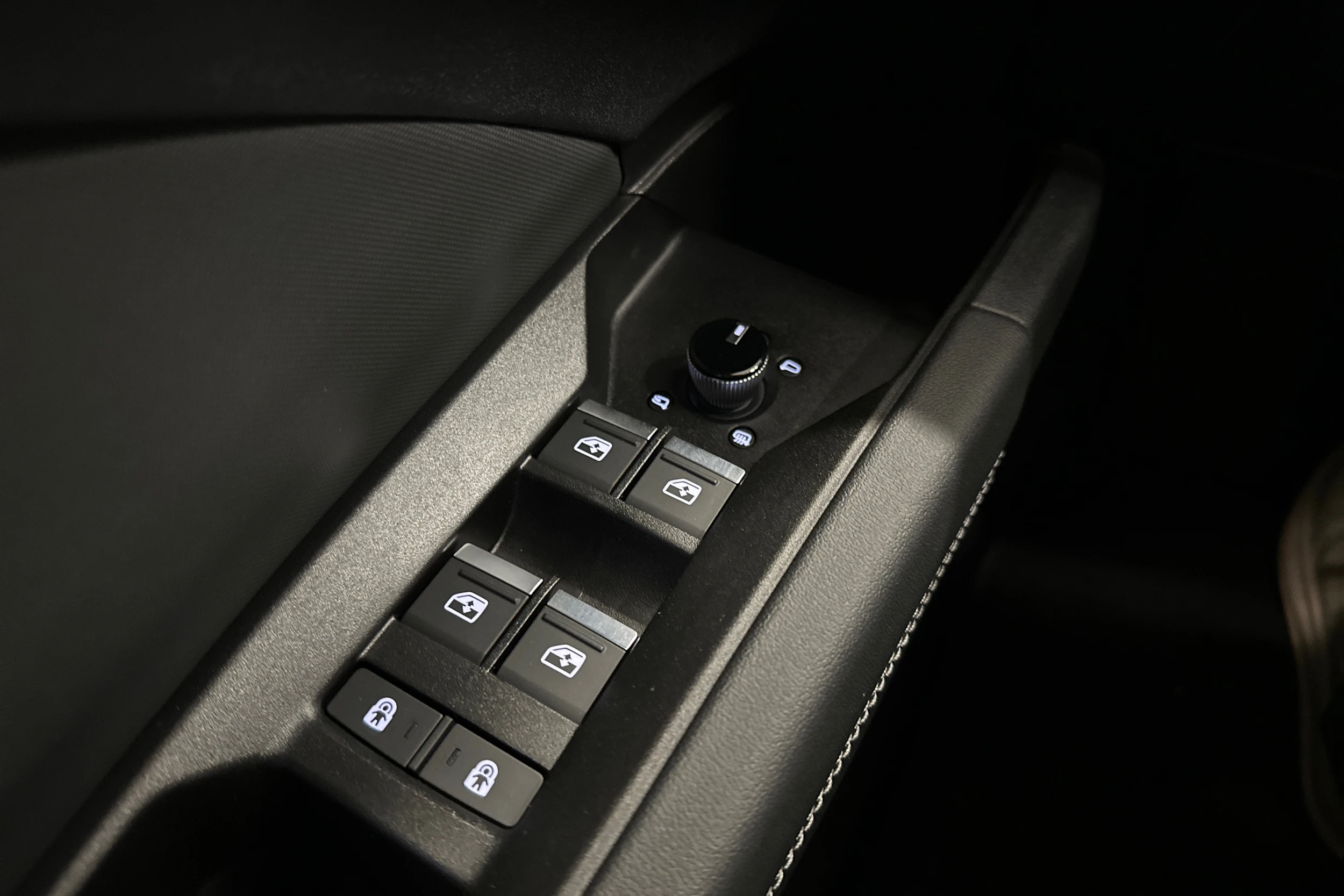 harmaa Audi Q4 e-tron 2024 kuva 14.