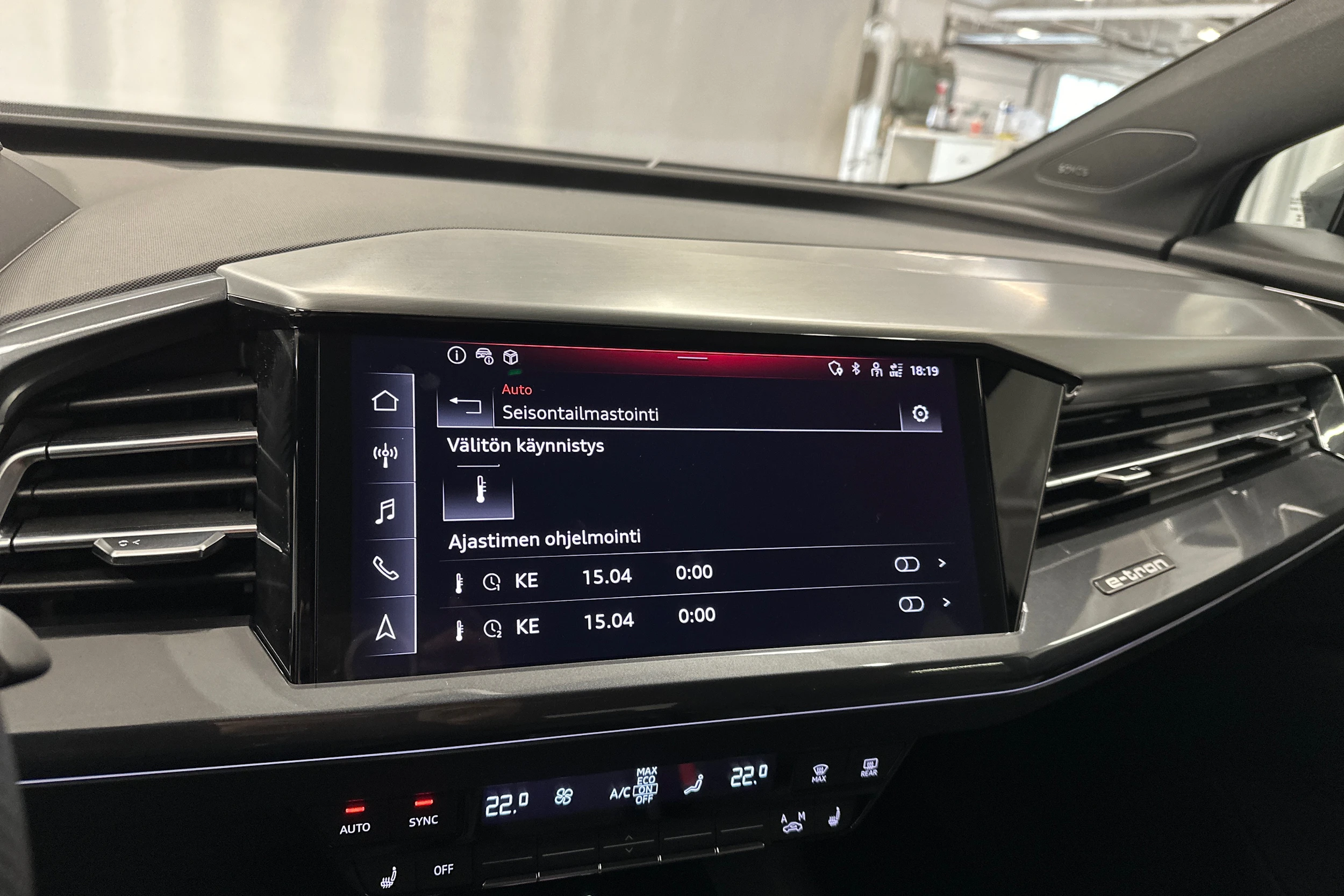 harmaa Audi Q4 e-tron 2024 kuva 19.