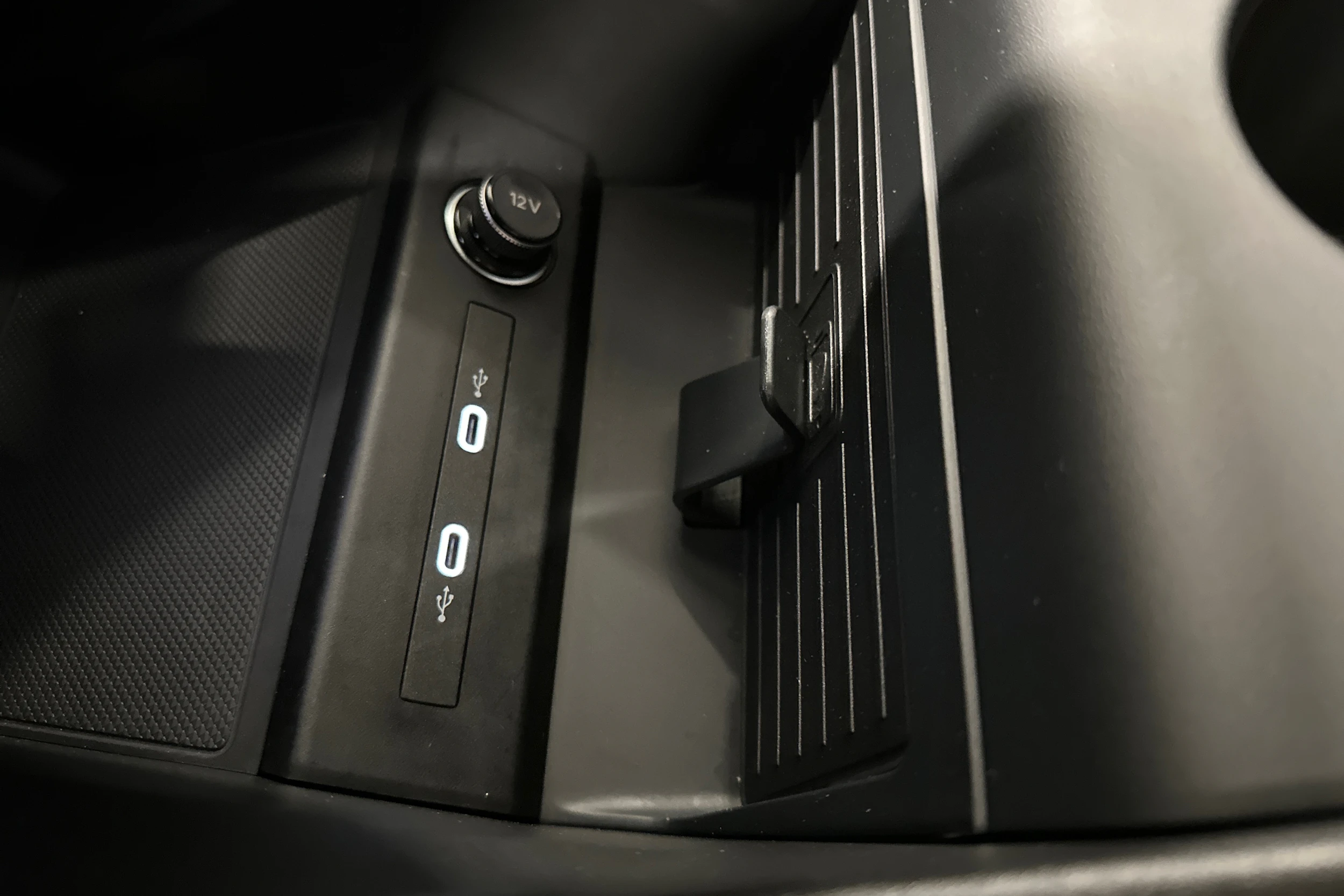 harmaa Audi Q4 e-tron 2024 kuva 24.