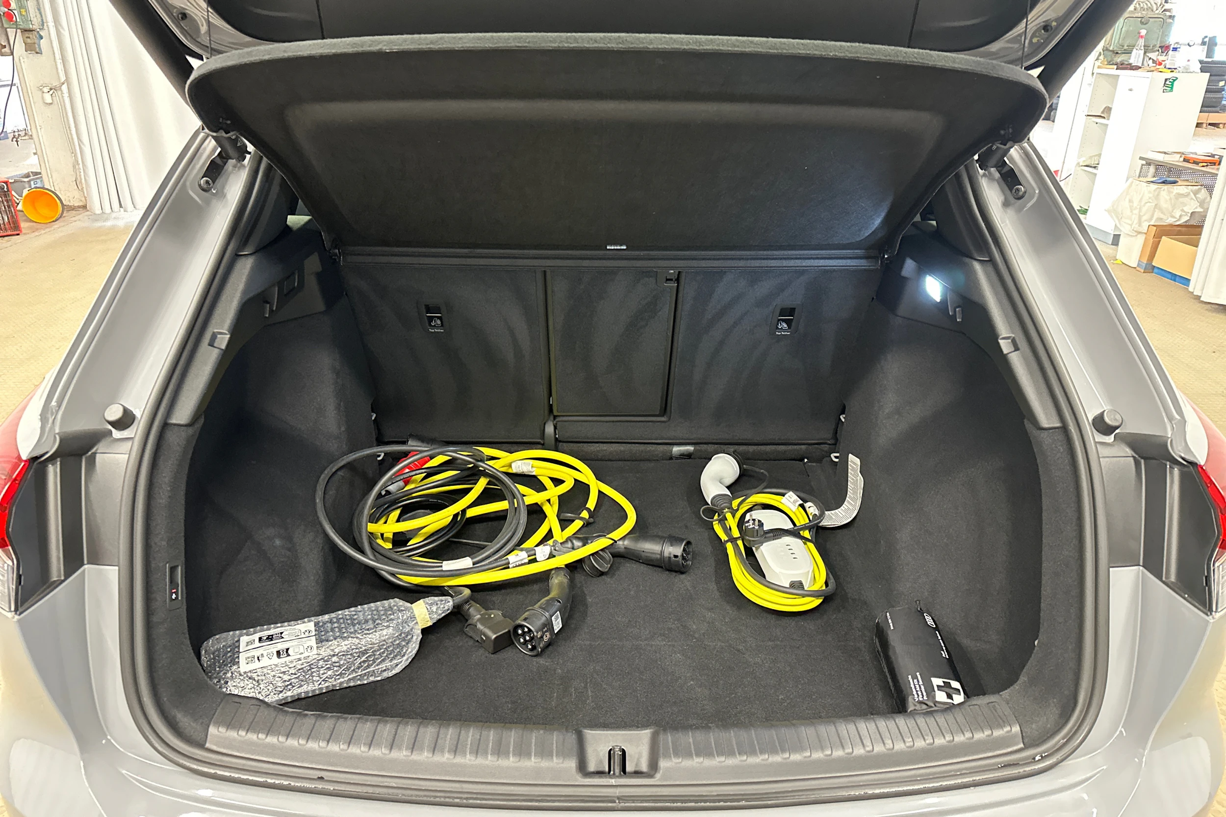 harmaa Audi Q4 e-tron 2024 kuva 26.