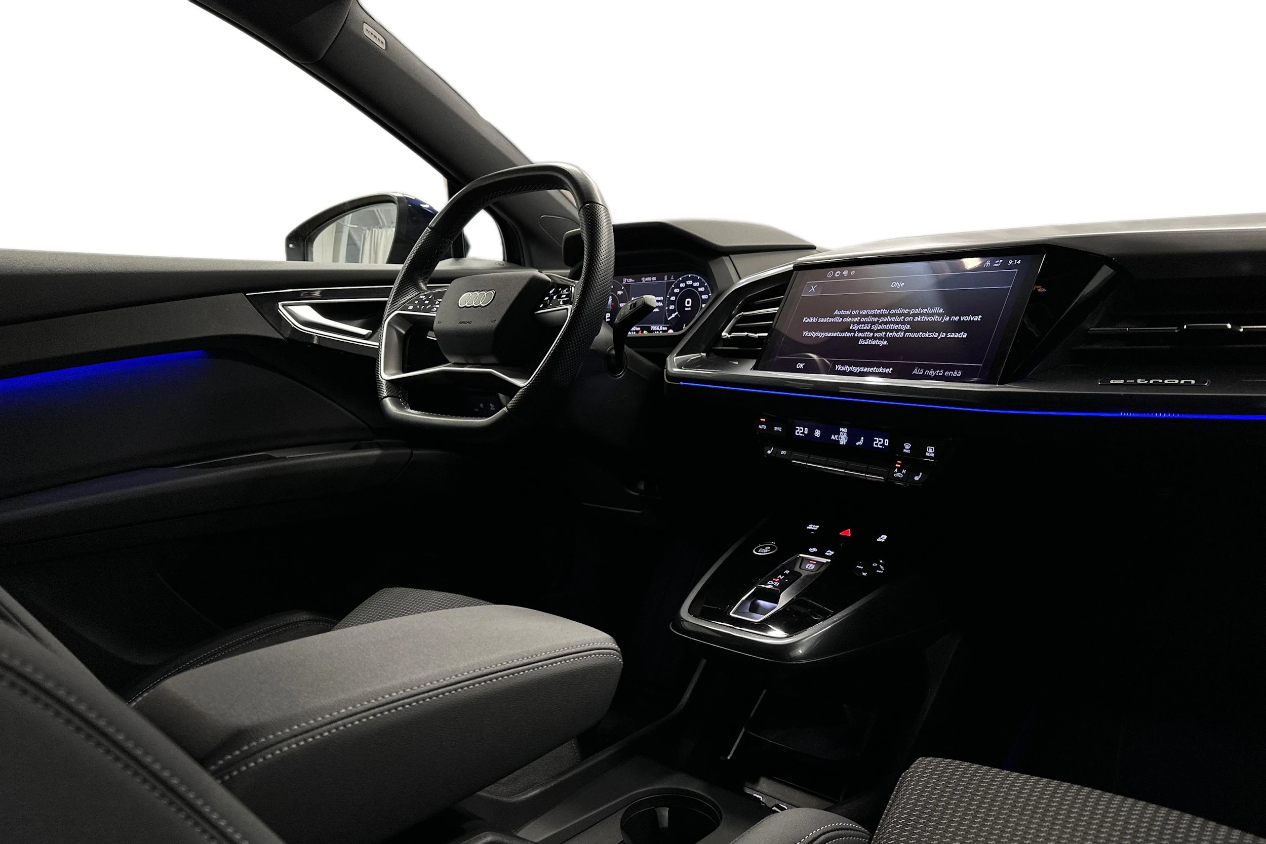 sininen Audi Q4 e-tron 2024 kuva 7.