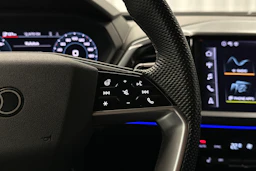 sininen Audi Q4 e-tron 2024 kuva 12.