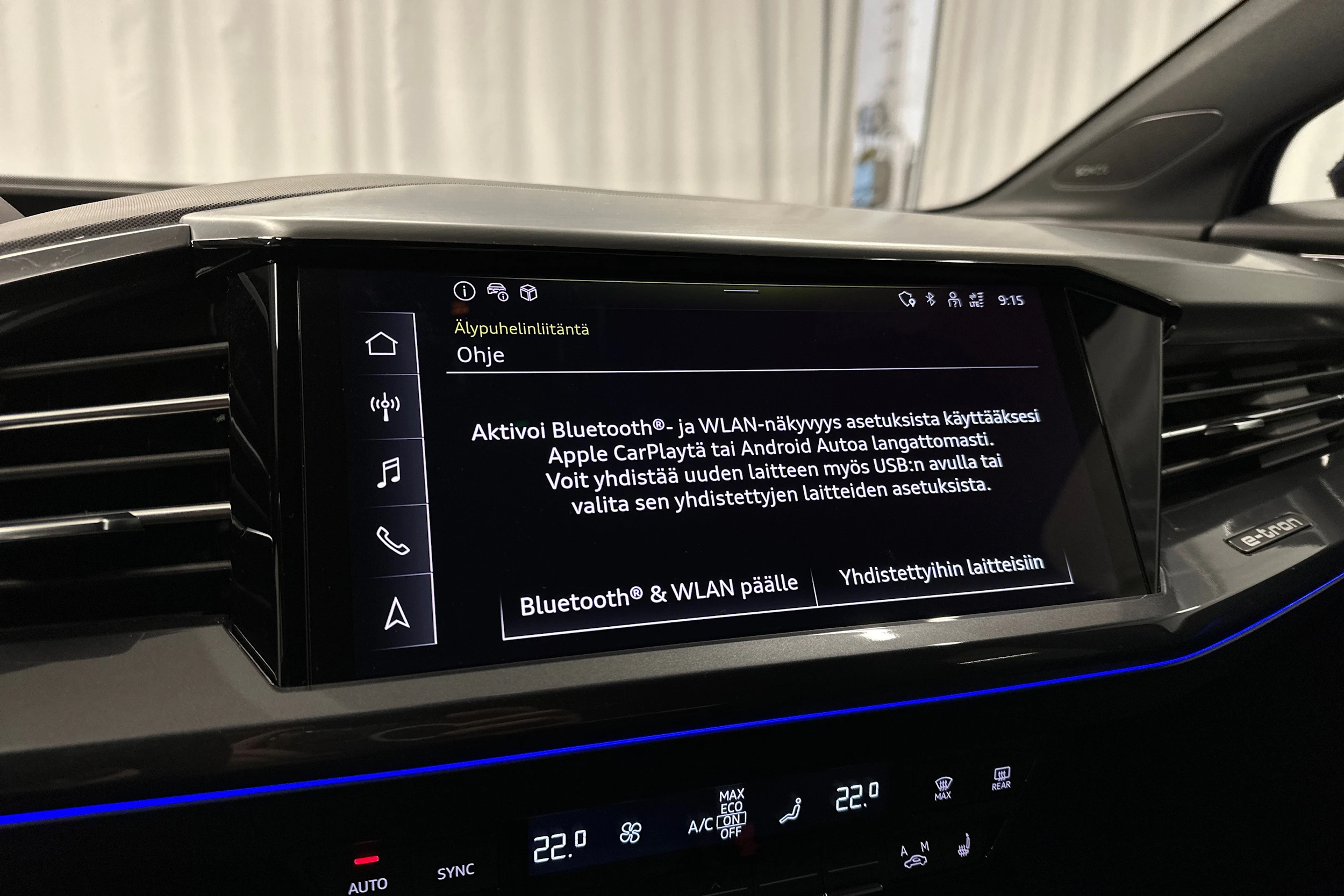 sininen Audi Q4 e-tron 2024 kuva 16.