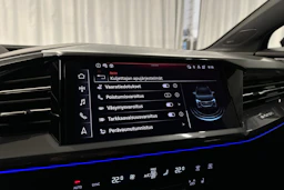 sininen Audi Q4 e-tron 2024 kuva 21.