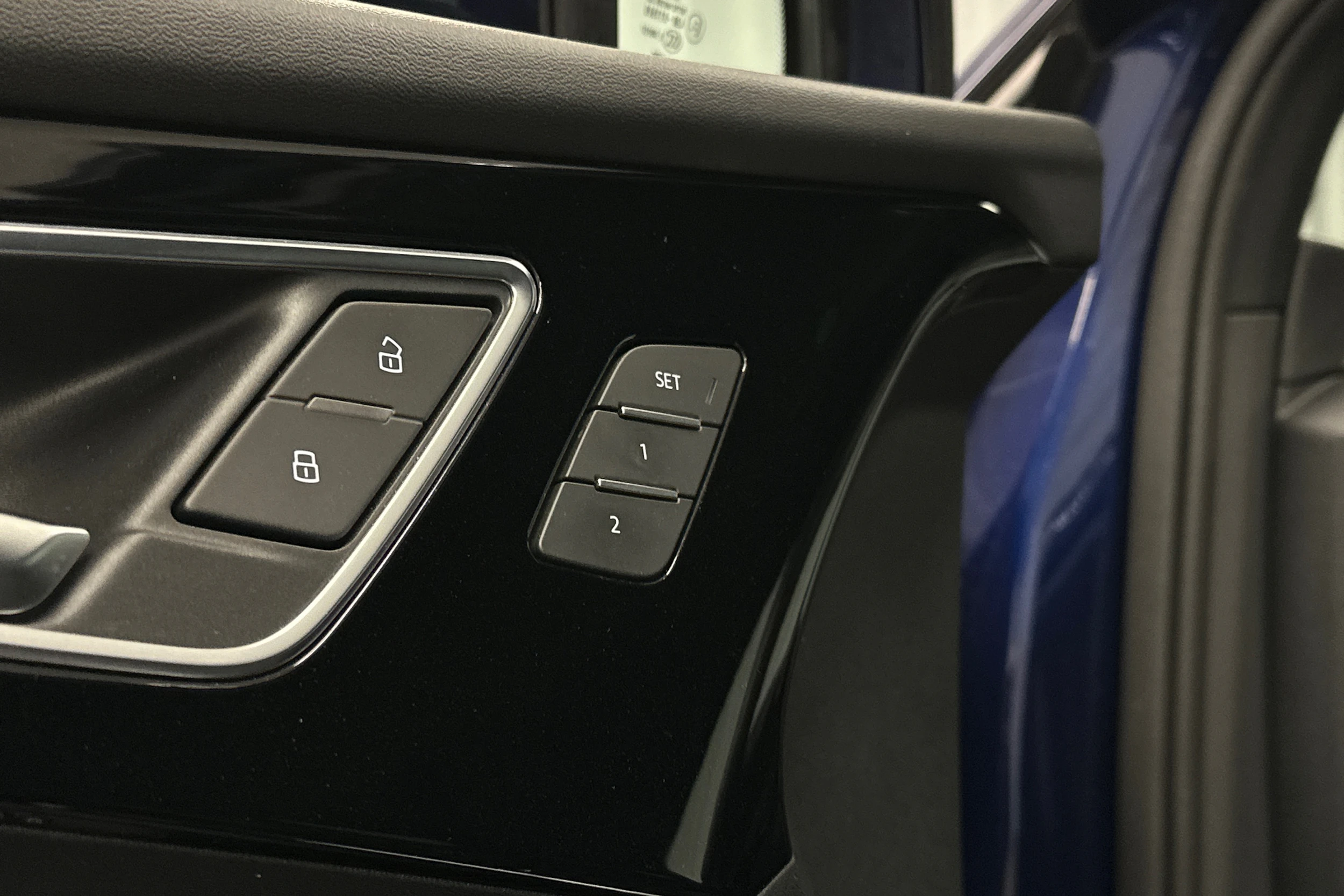 sininen Audi Q4 e-tron 2024 kuva 27.