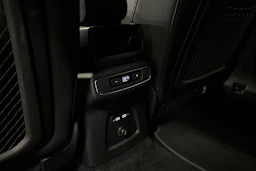 sininen Audi Q4 e-tron 2024 kuva 28.