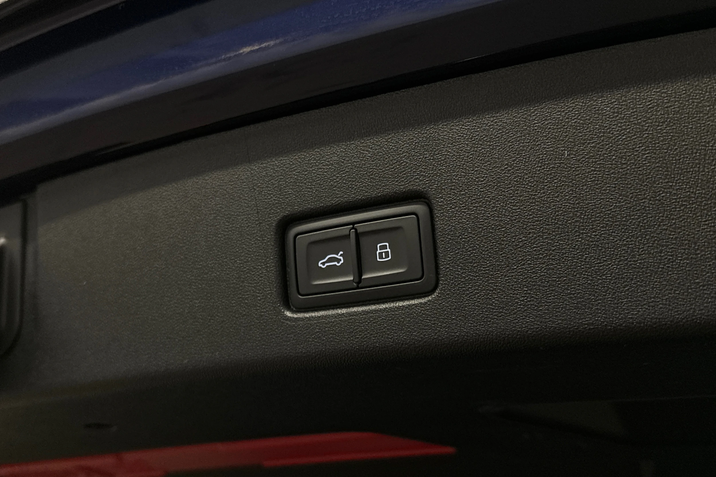 sininen Audi Q4 e-tron 2024 kuva 30.