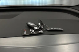 sininen Audi Q4 e-tron 2024 kuva 32.