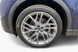 sininen Audi Q4 e-tron 2024 kuva 9.