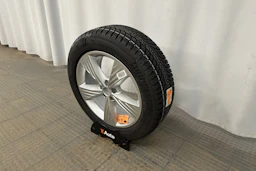 sininen Audi Q4 e-tron 2024 kuva 10.