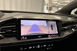 sininen Audi Q4 e-tron 2024 kuva 16.