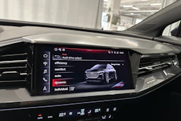 sininen Audi Q4 e-tron 2024 kuva 19.